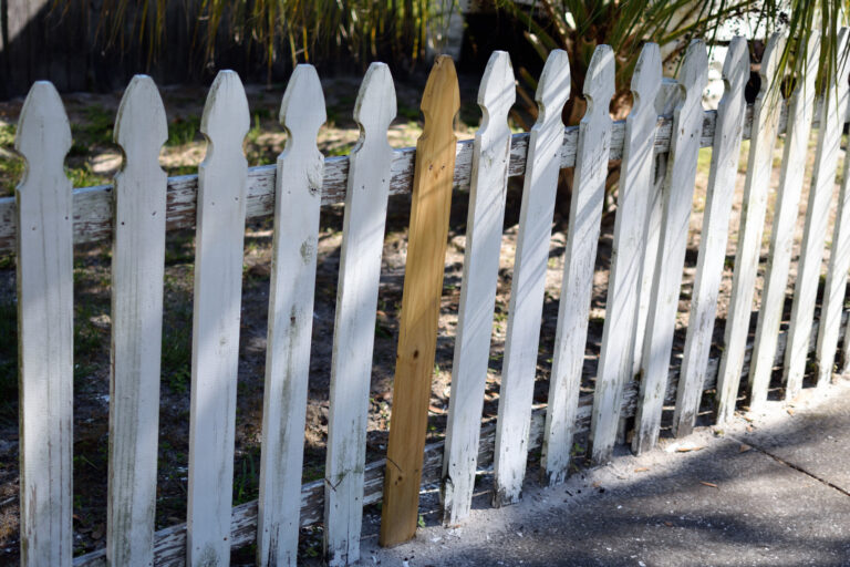 fence repairing services